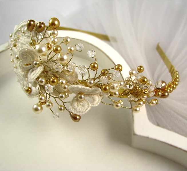 Ślubna opaska do włosów z perłami złoto i ecru